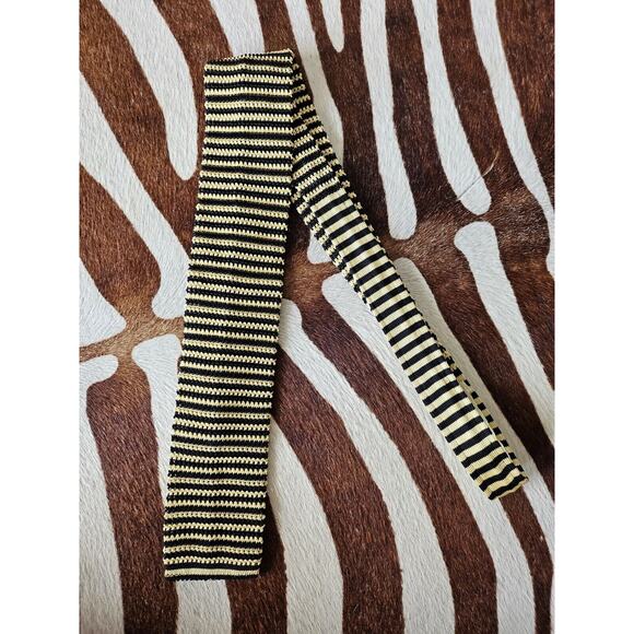 Vintage Chanel 100% Silk Gold Black Knit Tie Chain Edge CC Logo Made In Italy - Picture 7 of 8